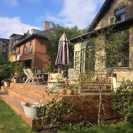 Luxurious, Private, Centrally-located Mansion *