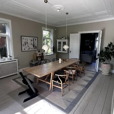 Luxurious, Private, Centrally-located Mansion *
